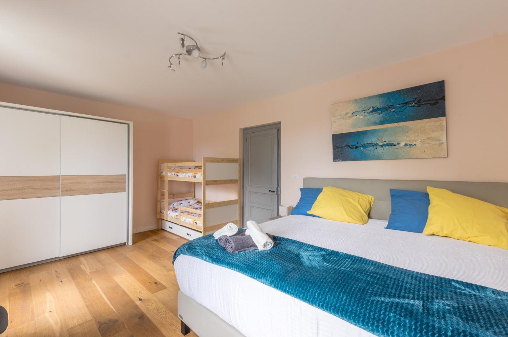 Maison Avec Piscine Location De Vacances Ferme Pedagogique Du Dolmen Le Pouget Екстериор снимка