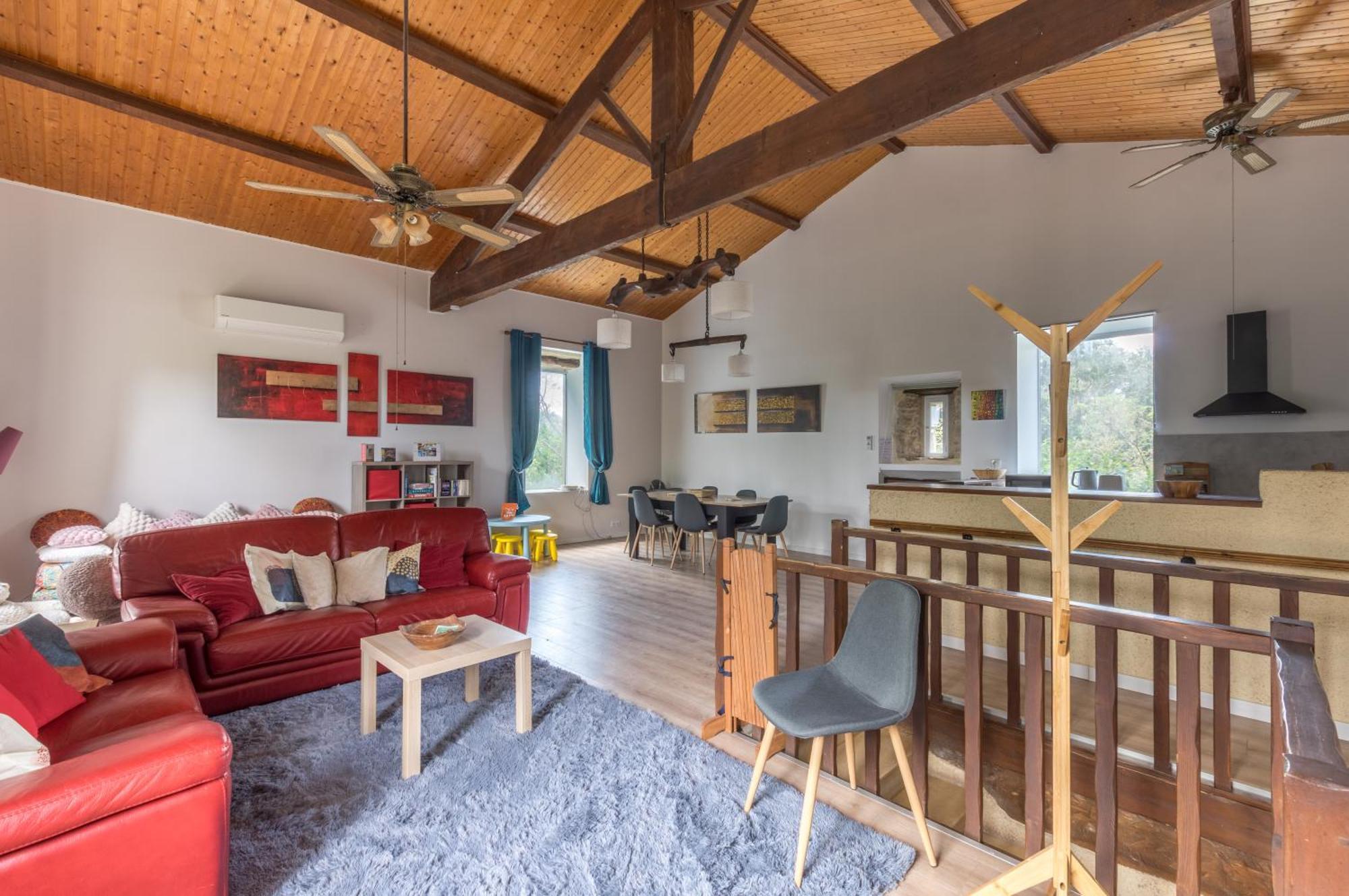 Maison Avec Piscine Location De Vacances Ferme Pedagogique Du Dolmen Le Pouget Екстериор снимка