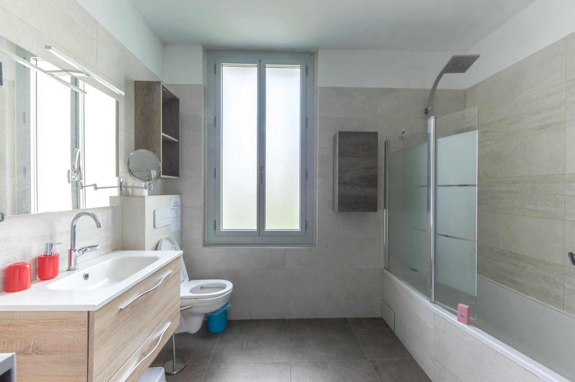 Maison Avec Piscine Location De Vacances Ferme Pedagogique Du Dolmen Le Pouget Екстериор снимка