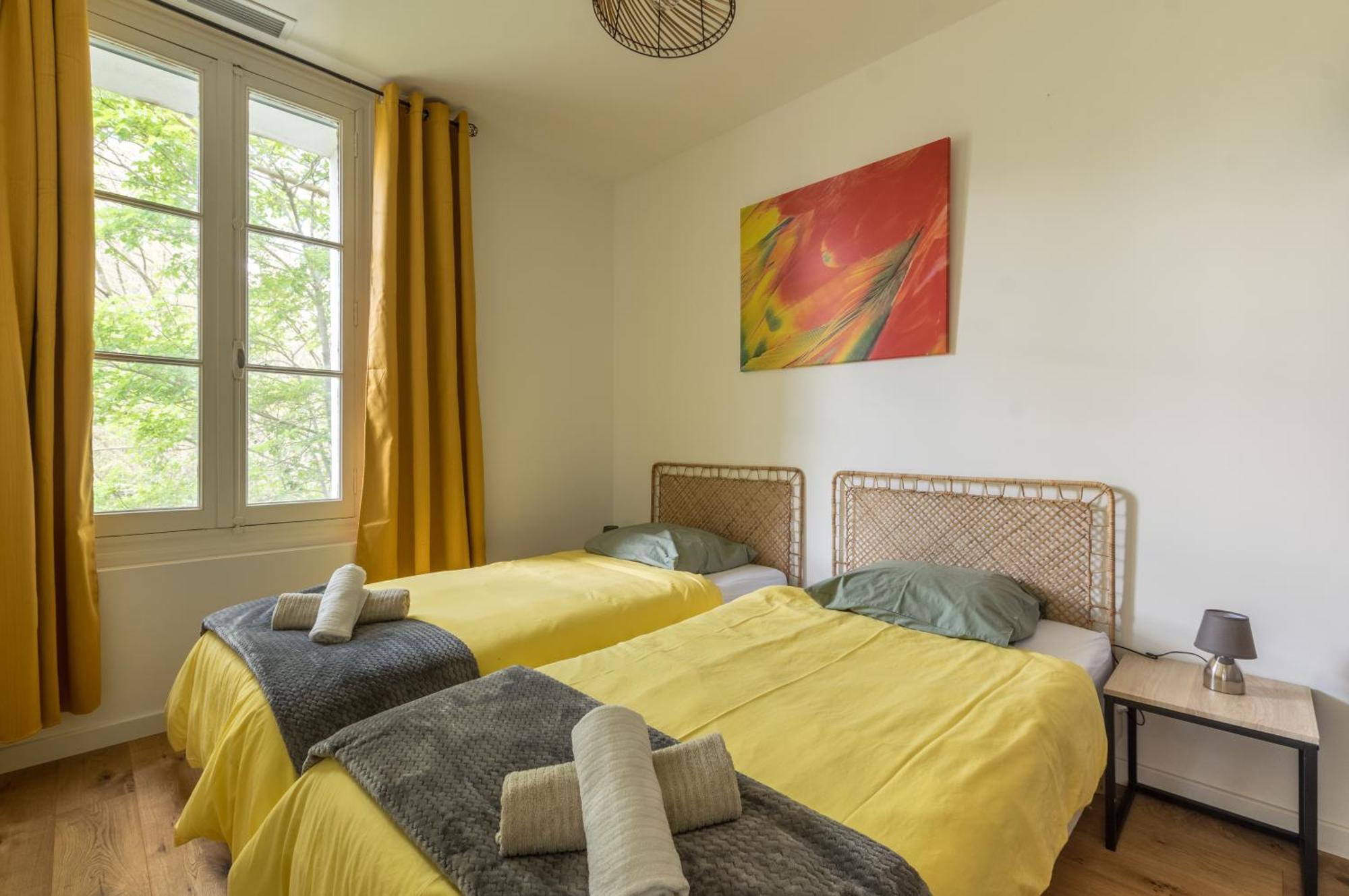 Maison Avec Piscine Location De Vacances Ferme Pedagogique Du Dolmen Le Pouget Екстериор снимка